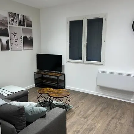 Les Violettes, Logement Equipe Et Moderne