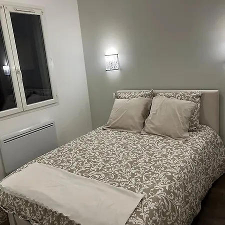 Appartement Les Violettes, Logement équipé Et Moderne